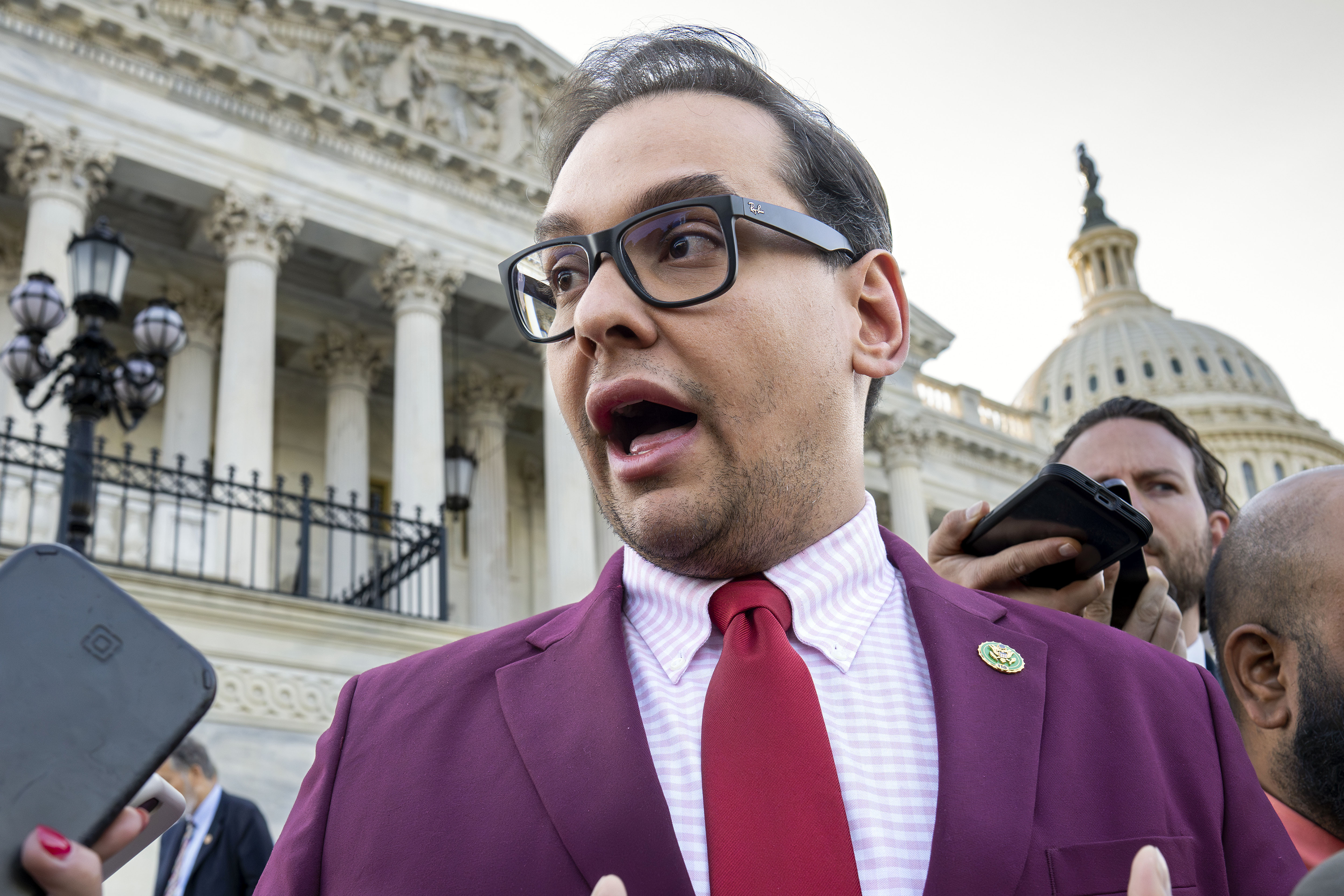 "Growing Bipartisan Support for Censuring Rep. George Santos Amid Controversial Donor Connections"