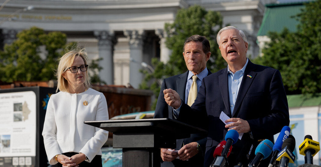 Featured image for U.S. Senators Accelerate Russia Sanctions Legislation