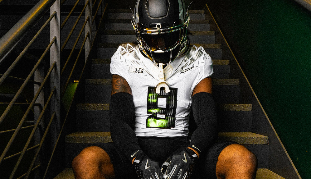 Featured image for Oregon Ducks Gear Up for High-Stakes Clash Against Wisconsin