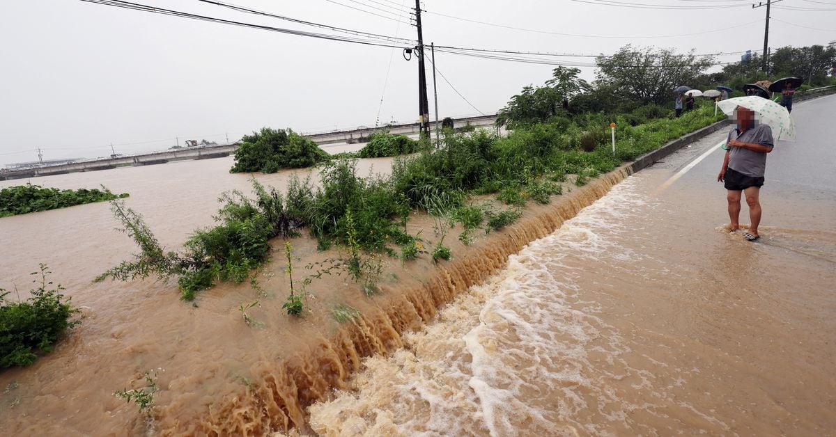 Deadly Floods and Landslides Devastate South Korea, Leaving 7 Dead and Thousands Evacuated