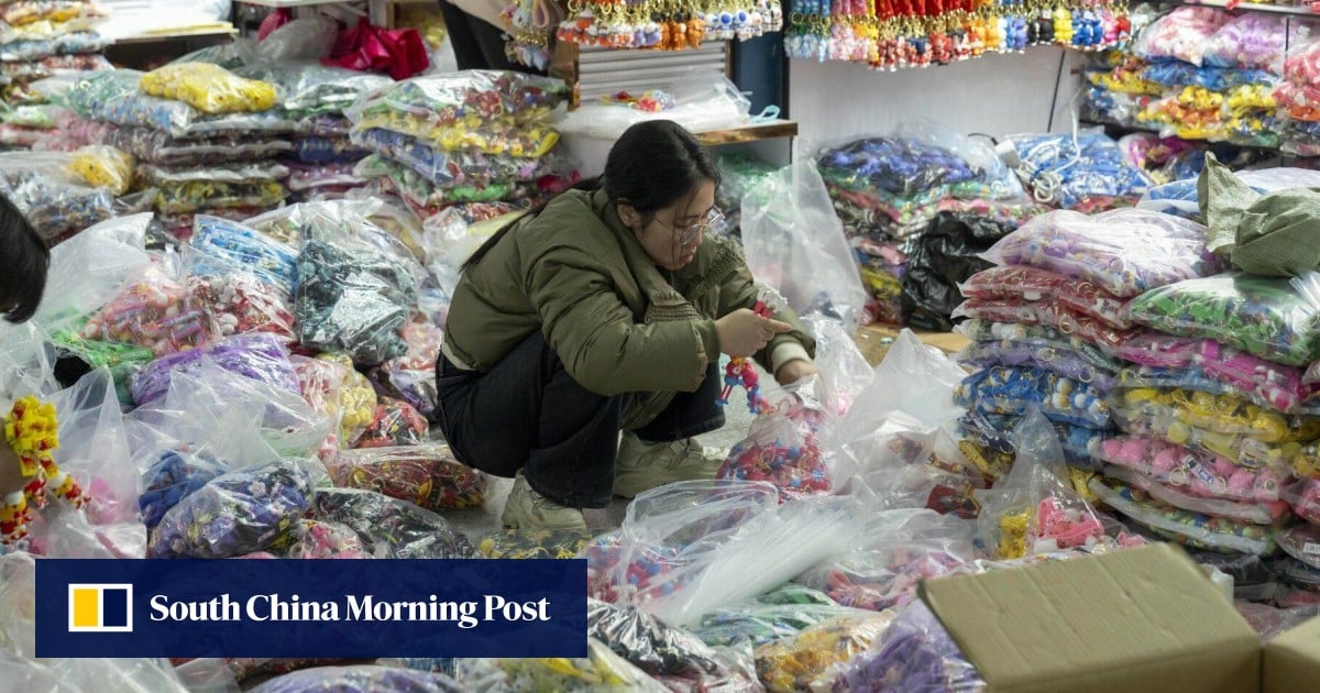 Featured image for China's Exports Surge by 7.1% in 2024 Kickoff