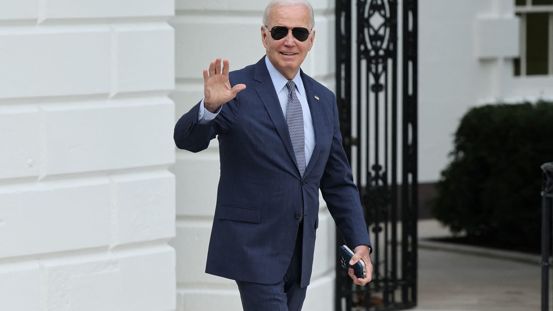 "Biden's Wisconsin Swing: Highlighting Economic Policies and Bolstering the Blue Wall"