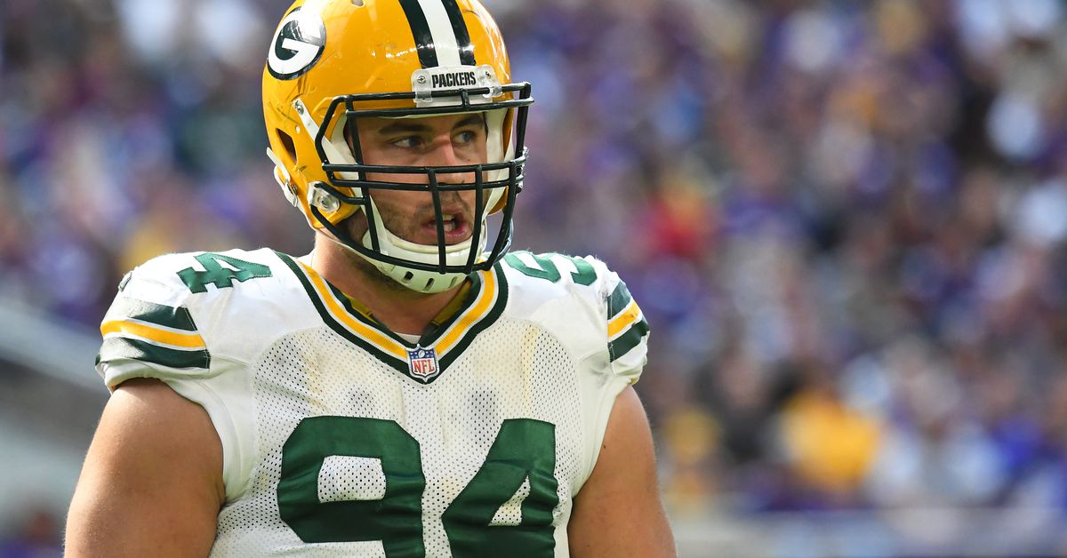 Dean Lowry switches sides, signs with Vikings.