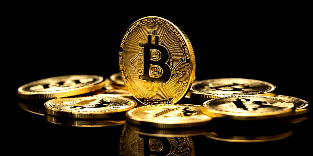 Bitcoin Traders Prepare for Volatile Week as Prices Plummet.