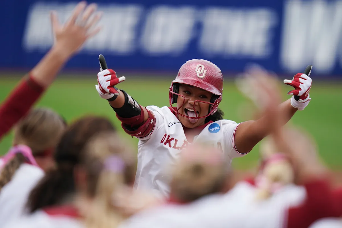 Featured image for Oklahoma and UCLA clinch wins with walk-off homers at Women's College World Series