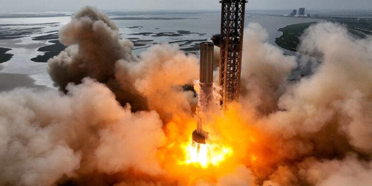 Starship poised for liftoff as SpaceX moves it to launch site