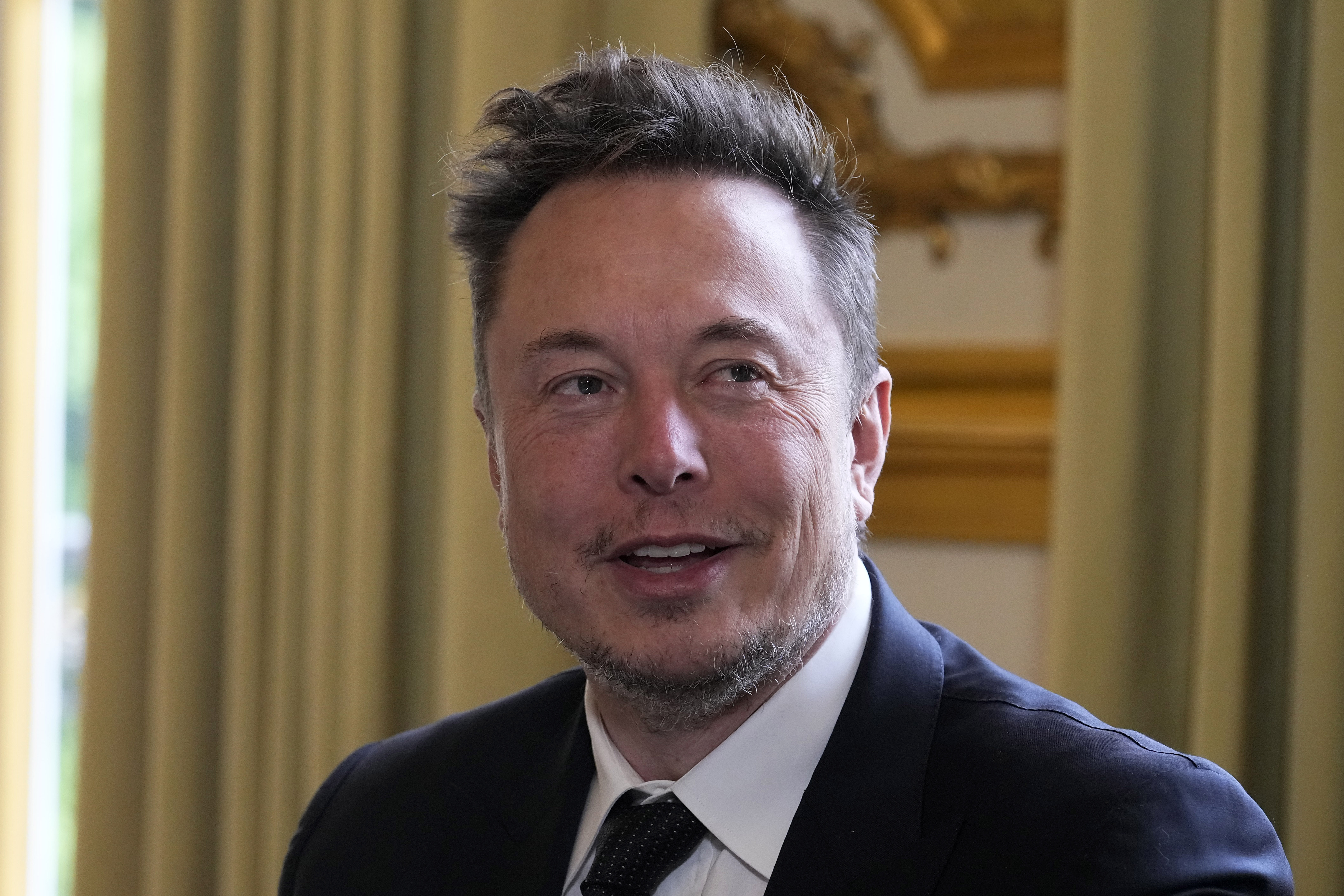 "SEC Demands Elon Musk's Testimony in Twitter Investigation"