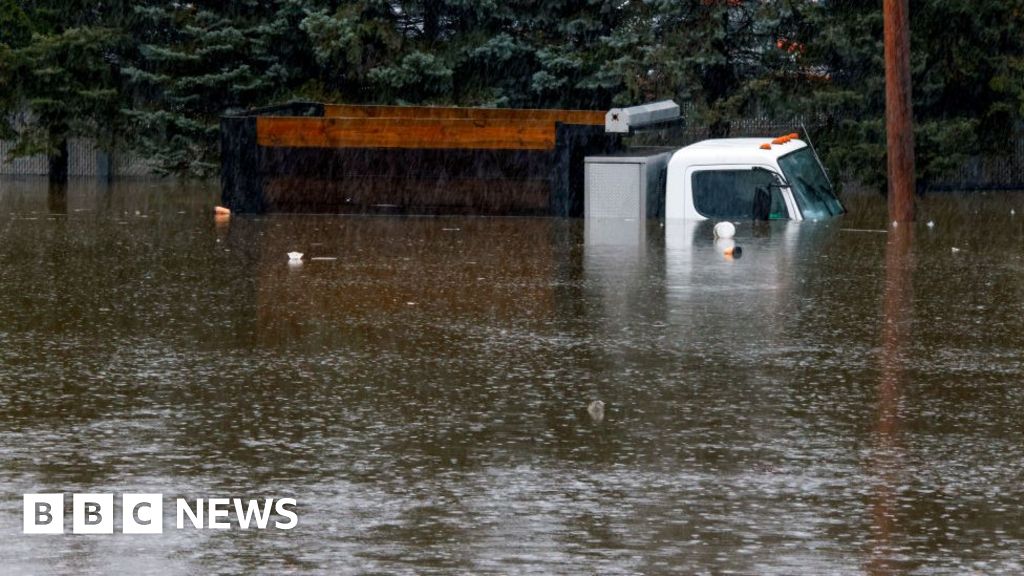 "Deadly Storm Ravages US Northeast, Leaving Thousands Without Power"