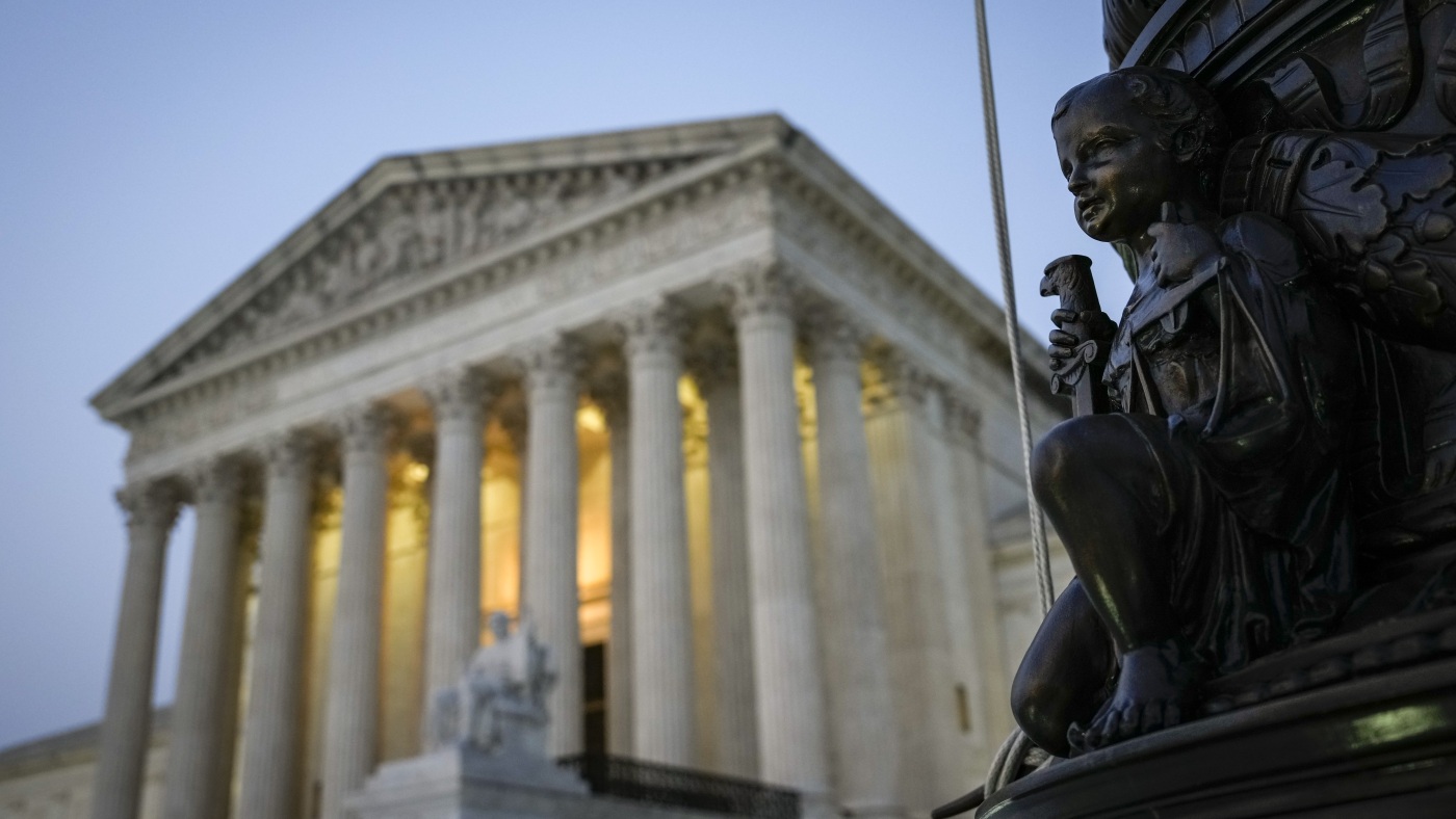 Featured image for Supreme Court Permits Trump to End Migrant Protections for 500,000