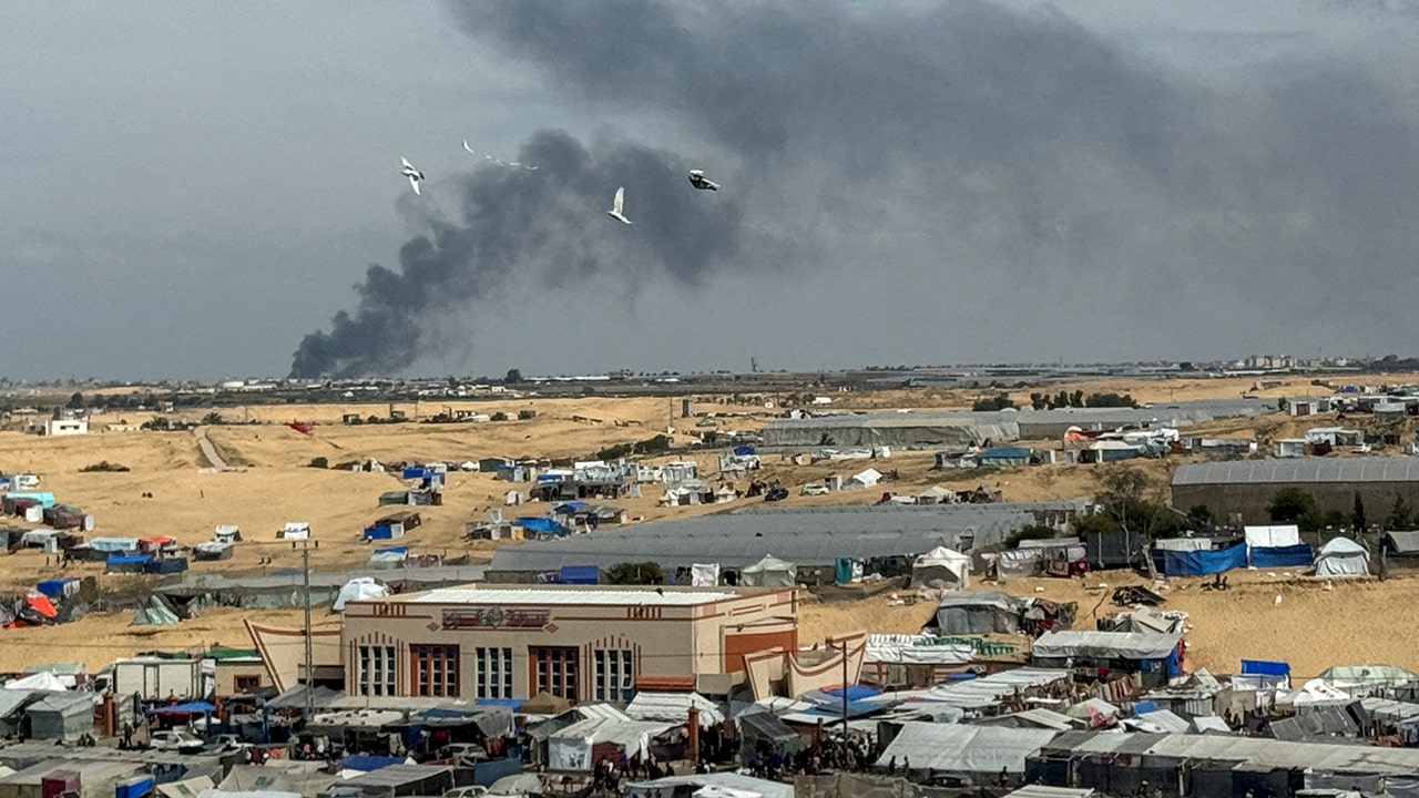 "Hamas Presents Cease-Fire Plan for Hostage Exchange in Gaza War"