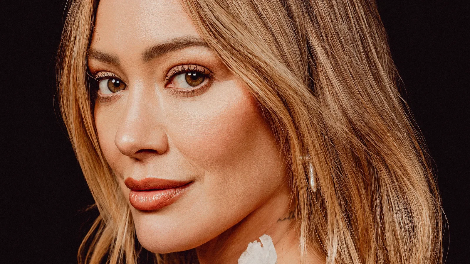 Hilary Duff’s Honest Pop Comeback: Family, Fame, and 2000s Nostalgia