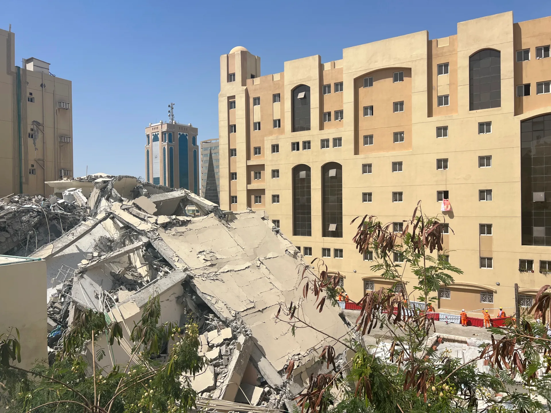 Featured image for Fatal Building Collapse in Qatar's Capital Under Investigation