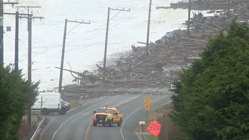 "Winter Storm Sweeps Through Western Washington, Bringing High Winds, Heavy Snow, and Power Outages"
