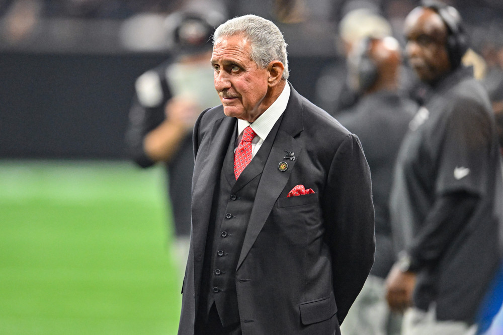 "Arthur Blank's Pursuit of Bill Belichick for Falcons Head Coach Dominates Headlines"