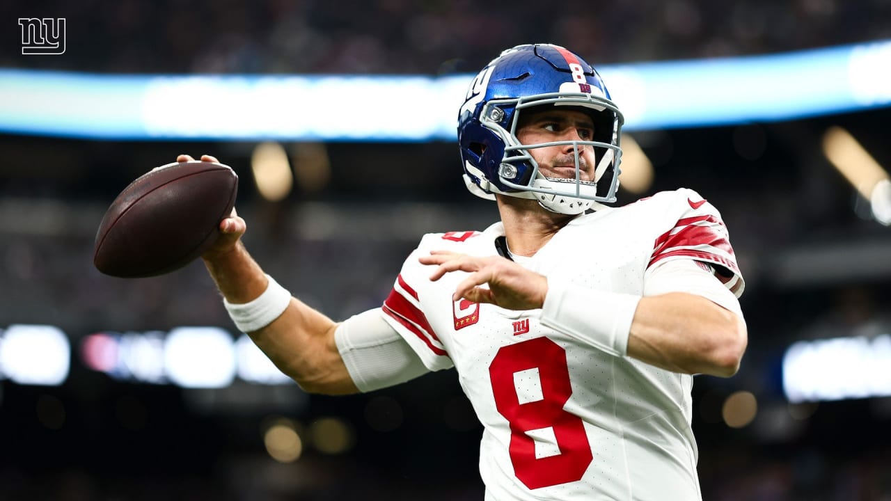 "Giants' Star QB Daniel Jones Out for Season with Torn ACL"