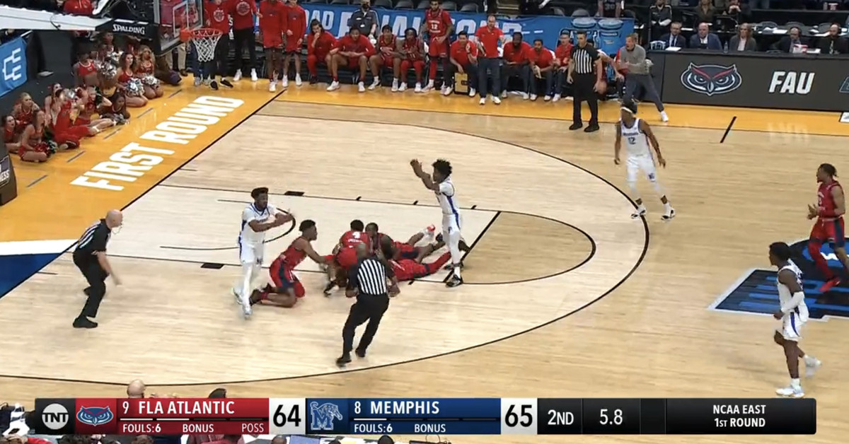 Featured image for The Controversial Timeout: Memphis' March Madness Loss to Florida Atlantic.