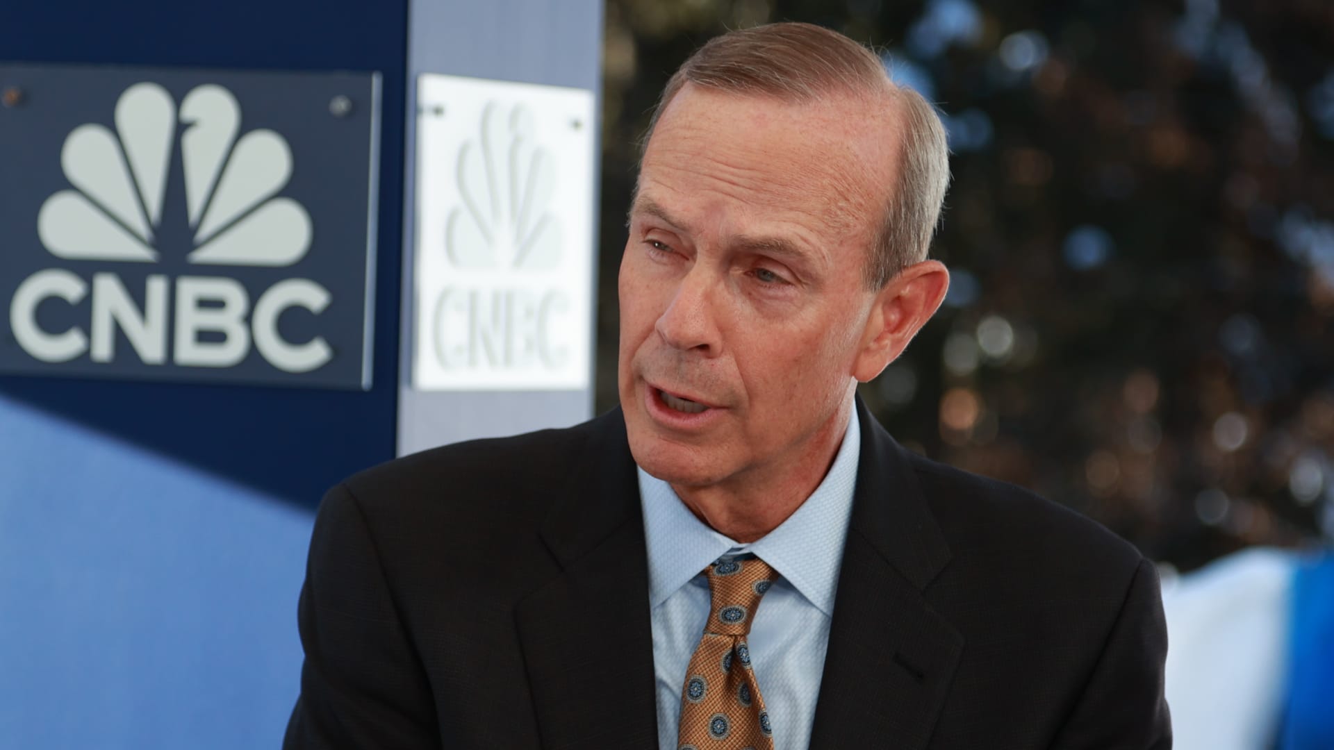 Featured image for "Chevron CEO Warns of Red Sea Risk to Oil Supply and Price Volatility"