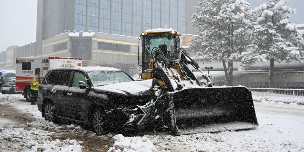 "Western US Braces for Record-Breaking Blizzard and Extreme Weather"