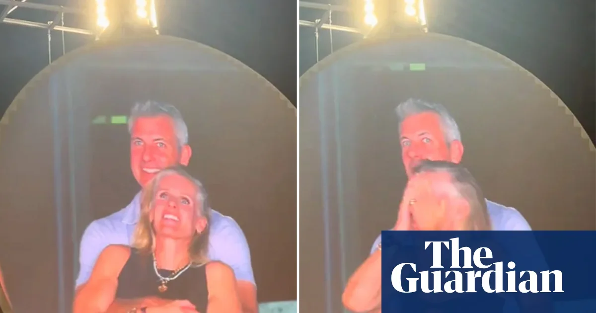 Coldplay Kiss Cam Incident Sparks Affair Rumors and HR Concerns