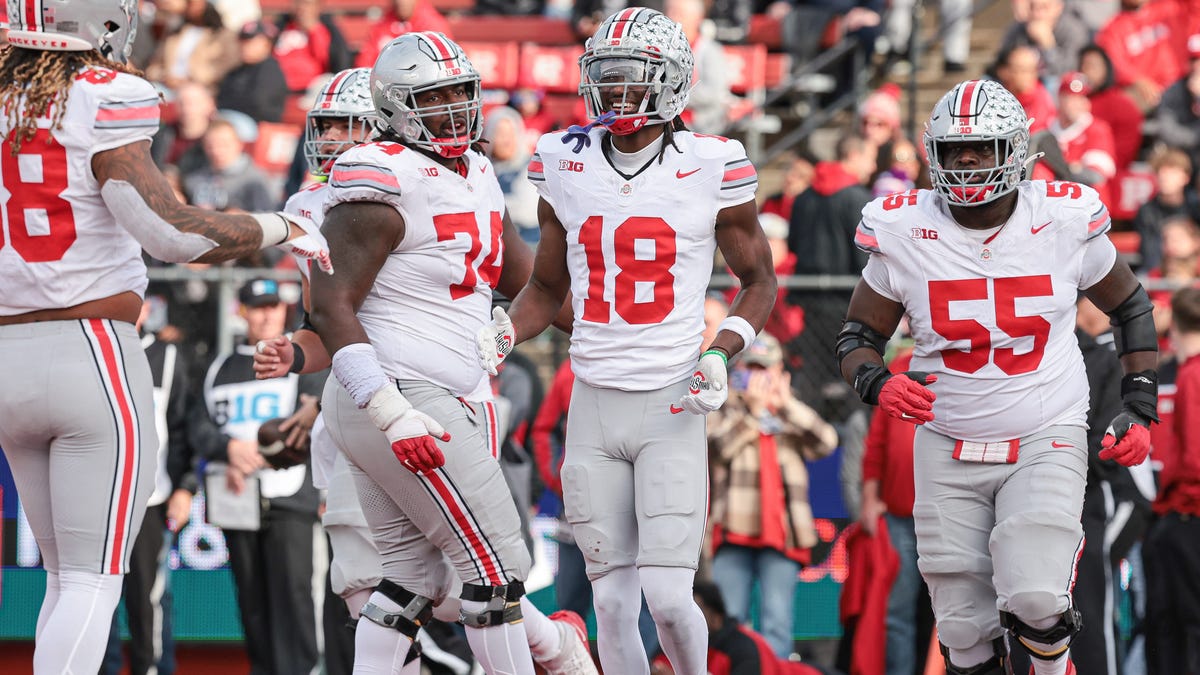 "CFP Rankings Preview: Ohio State or Georgia for the No. 1 Spot?"