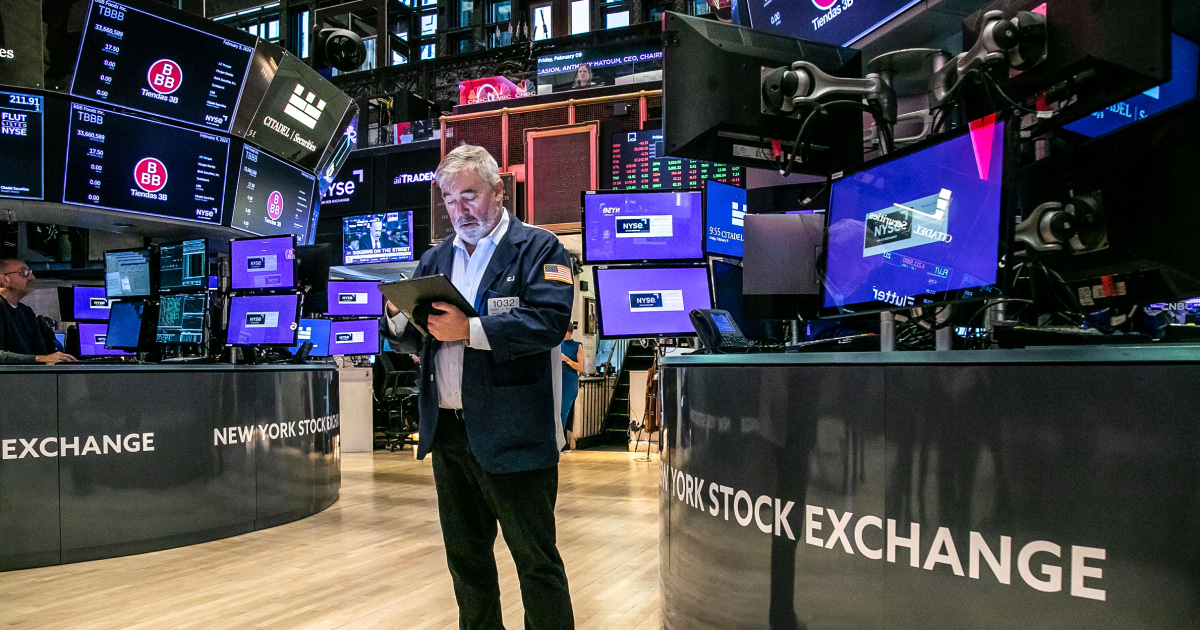 "S&P 500 Makes History, Closes Above 5,000 for Fifth Straight Winning Week"