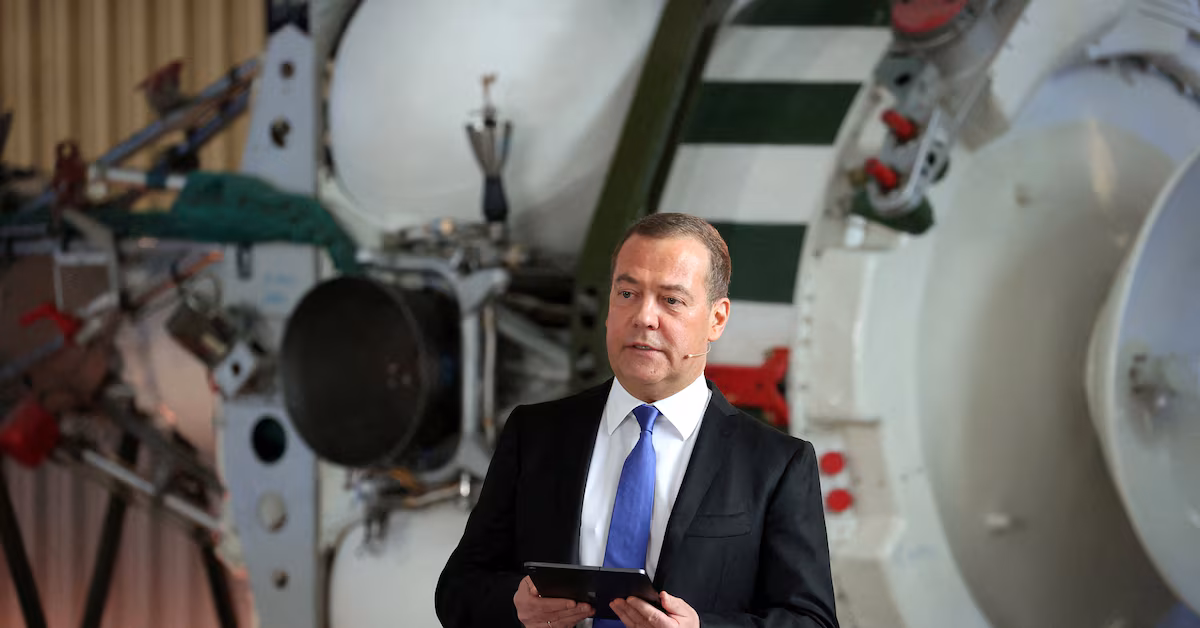 "Medvedev's Warning: Nuclear Weapon Use Looms if Ukrainian Offensive Succeeds"