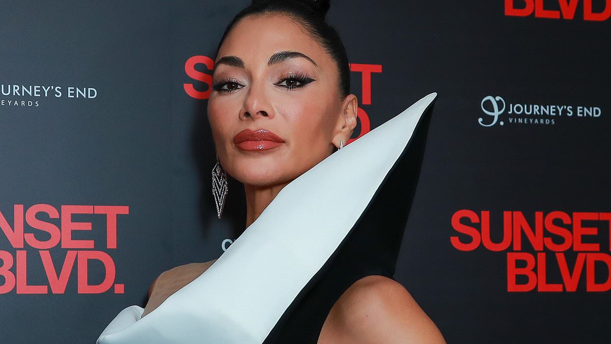 Featured image for Nicole Scherzinger Shines in West End's Sunset Boulevard