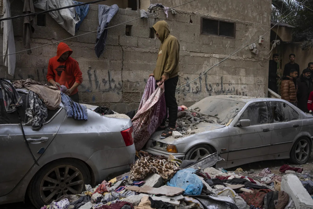 "Israeli Strikes in Rafah: 28 Palestinians Killed as Invasion Looms"