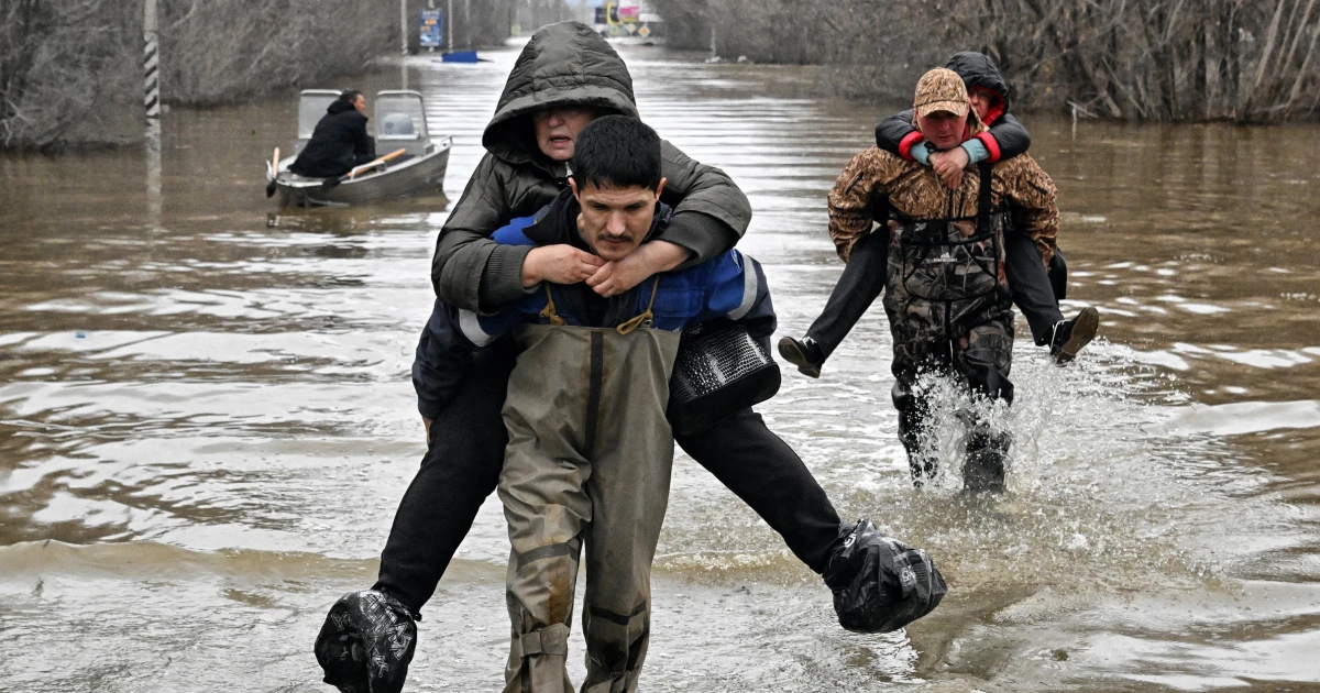 "Devastating Floods in Russia: Thousands Evacuated as Dams Burst and Snow Melts"