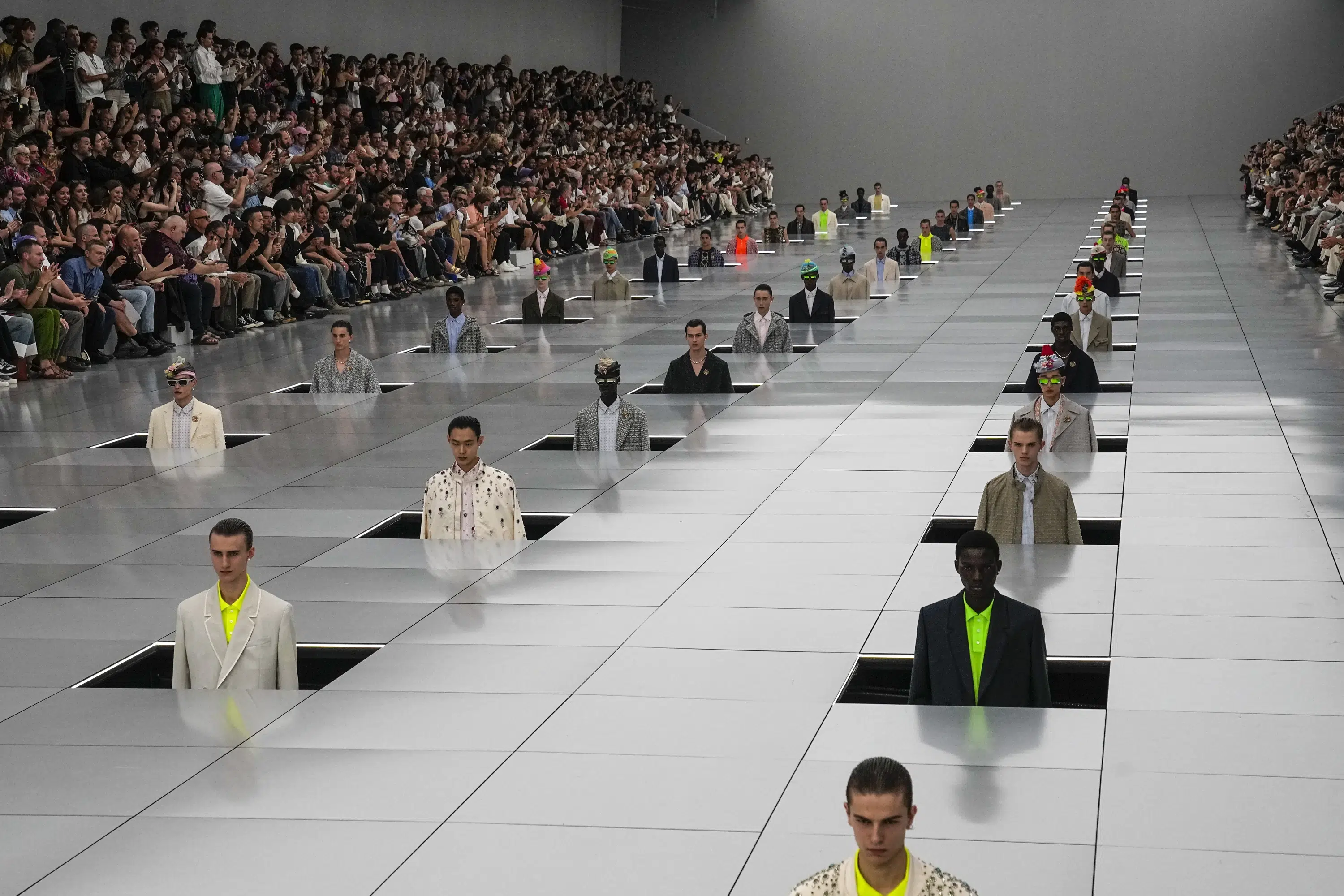 Featured image for Kim Jones marks 5 years at Dior with gender-fluid and innovative SS24 menswear collection.