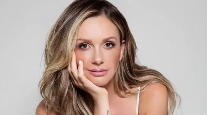 Featured image for Country Singer Carly Pearce, 34, Reveals Serious Heart Condition