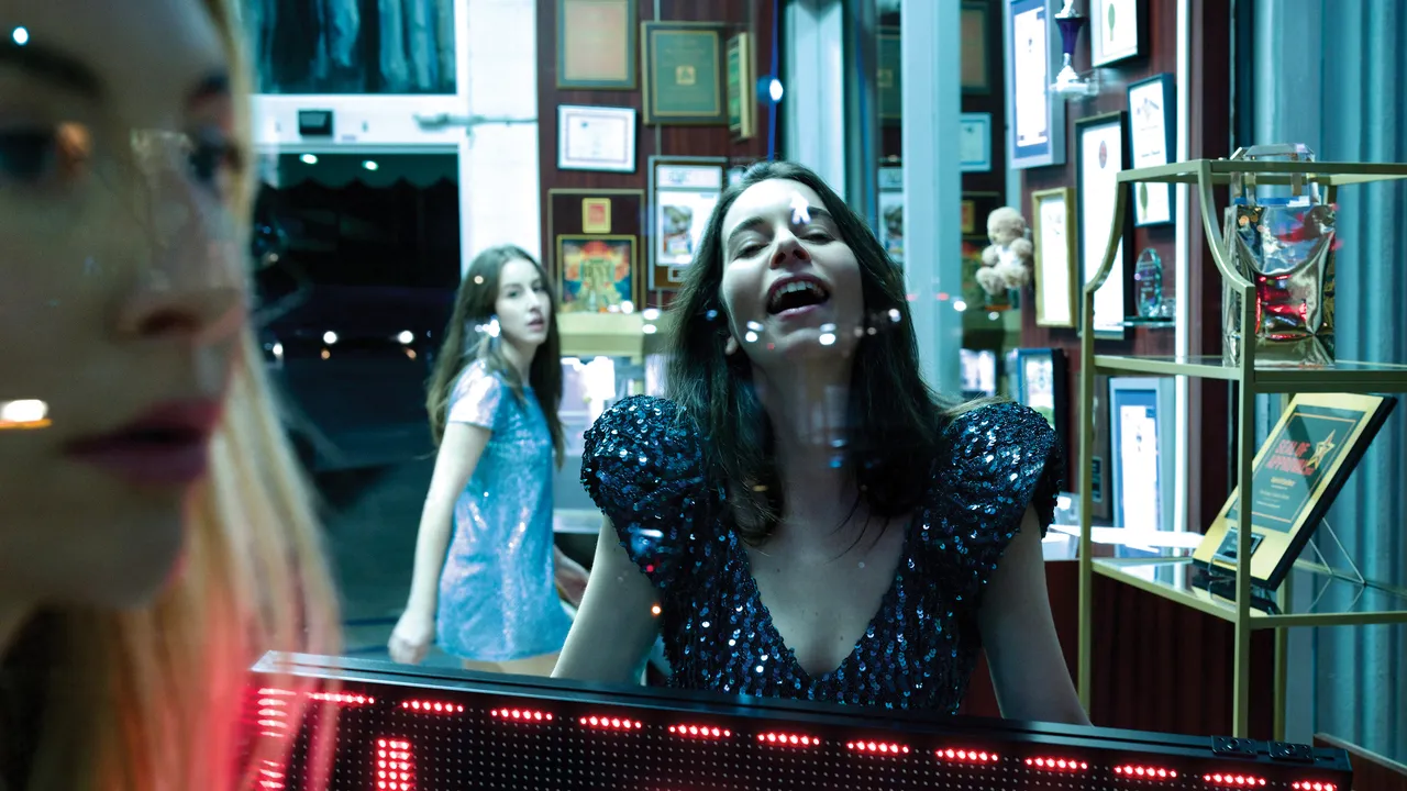 Featured image for Haim Navigates Post-Breakup Transition and Celebrates New Album