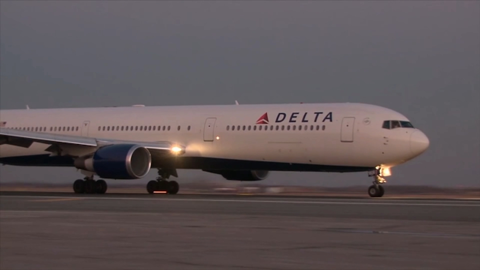 Featured image for Federal agents arrest Delta co-pilot after landing at SFO