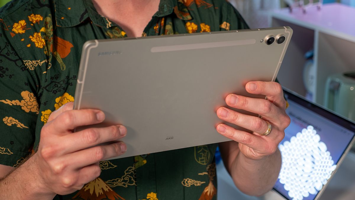 Featured image for Samsung Galaxy Tab S9 Ultra Sees Massive Black Friday Discounts at Best Buy