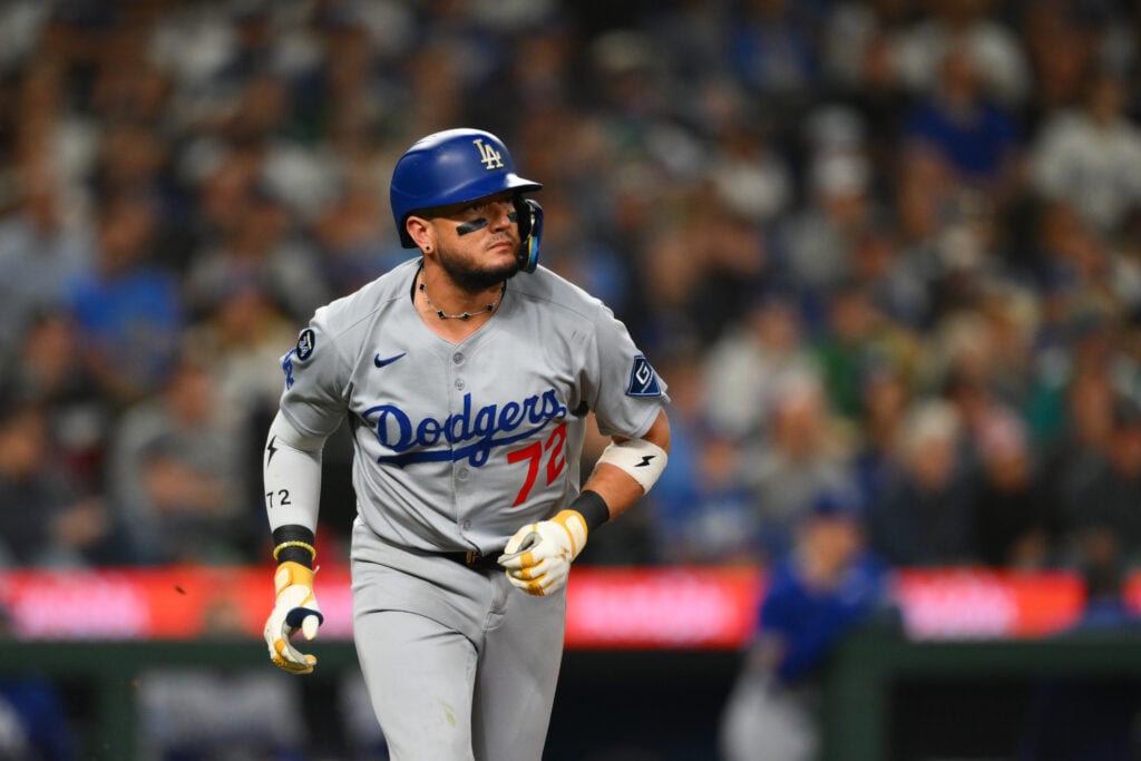 Featured image for Dodgers Re-sign Miguel Rojas for Final Season and Retirement