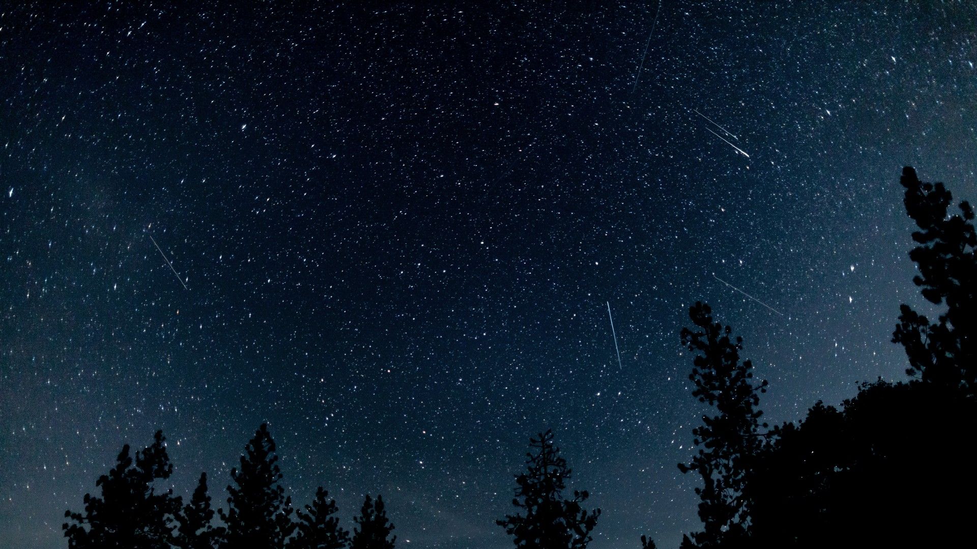 Featured image for Orionid Meteor Shower Peaks Tonight: Best Viewing Tips and Conditions
