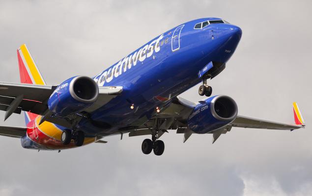 Featured image for Southwest Airlines Stock Plummets 14.8% in Tuesday's Trading
