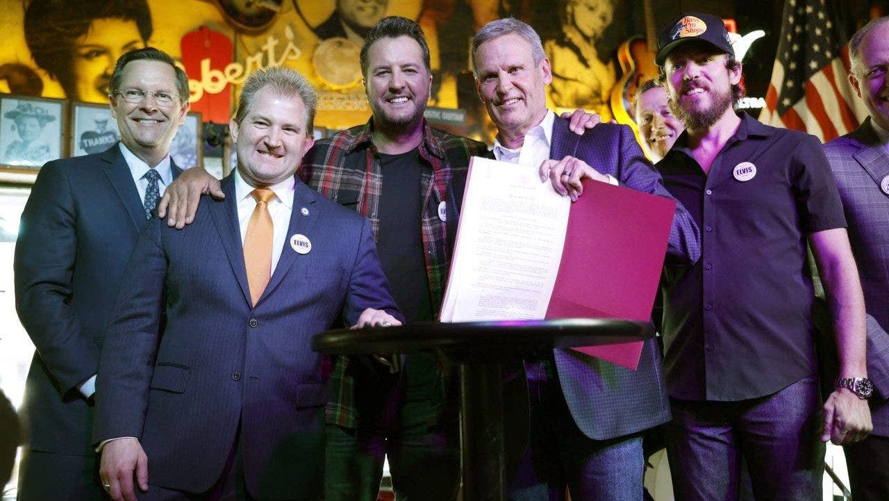 "Tennessee Enacts ELVIS Act to Protect Musicians from AI Impersonations"