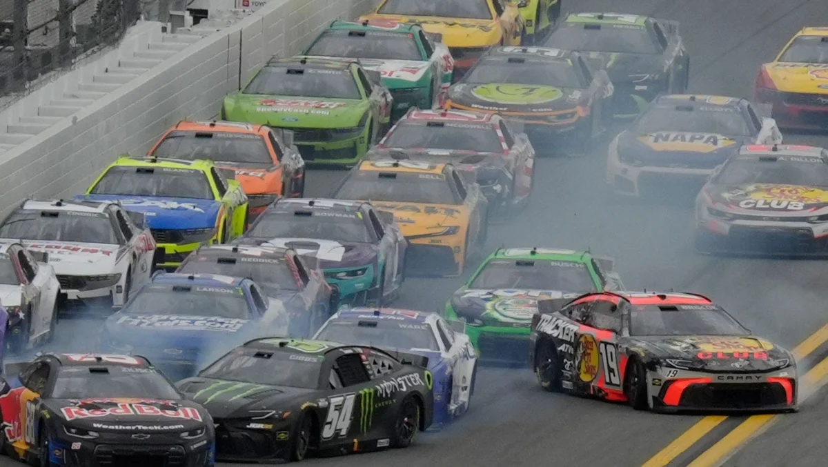 Daytona 500 Chaos: Major Crash Halves the Field