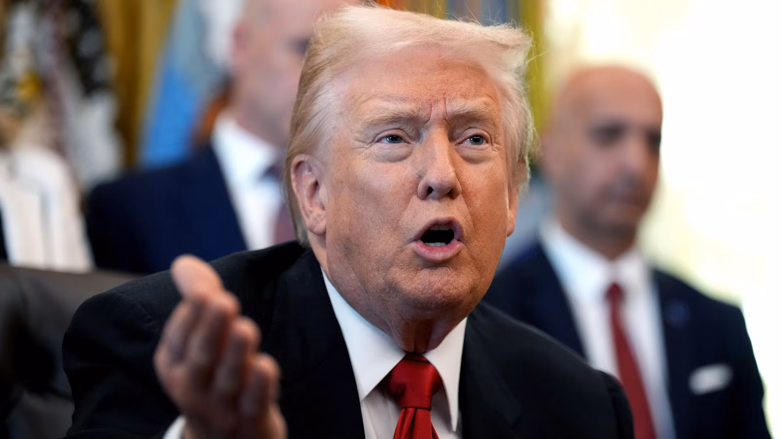 Featured image for Trump Promises $2,000 Tariff Dividend to Americans