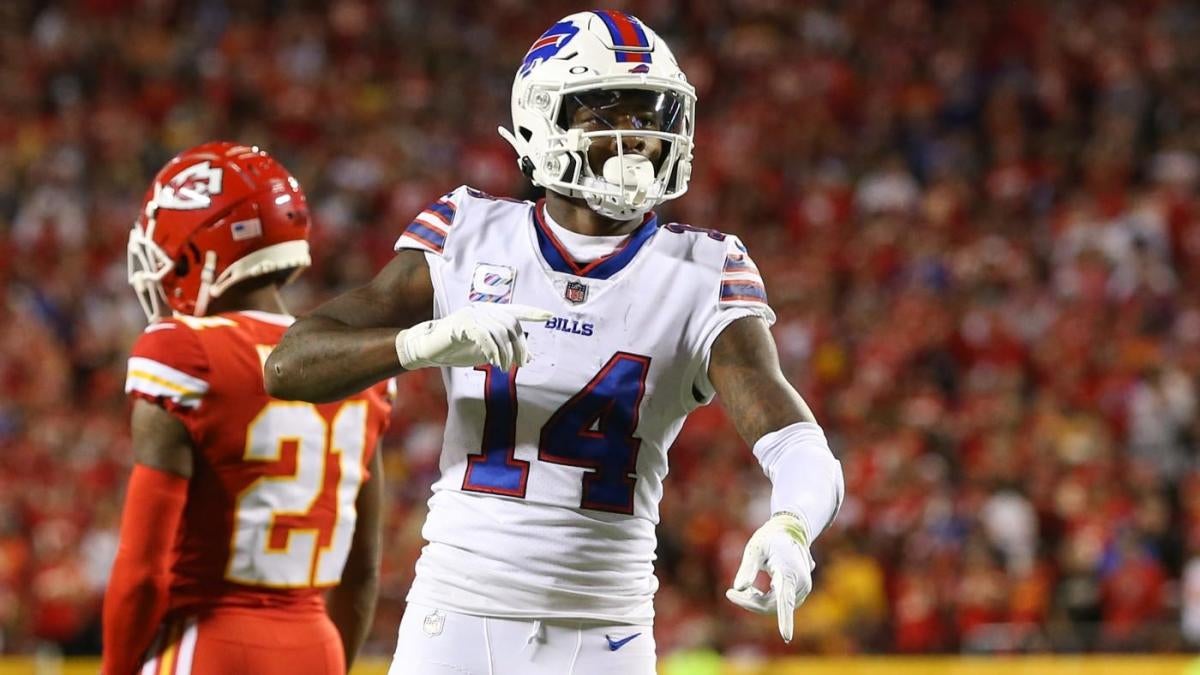 Texans' Contract Maneuvering Shakes Up Stefon Diggs Trade Landscape