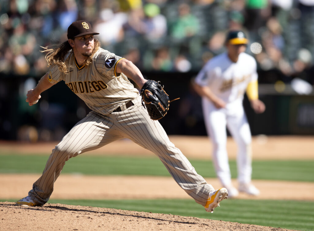 Guardians and Padres Complete Trade, Acquiring Barlow and De Los Santos