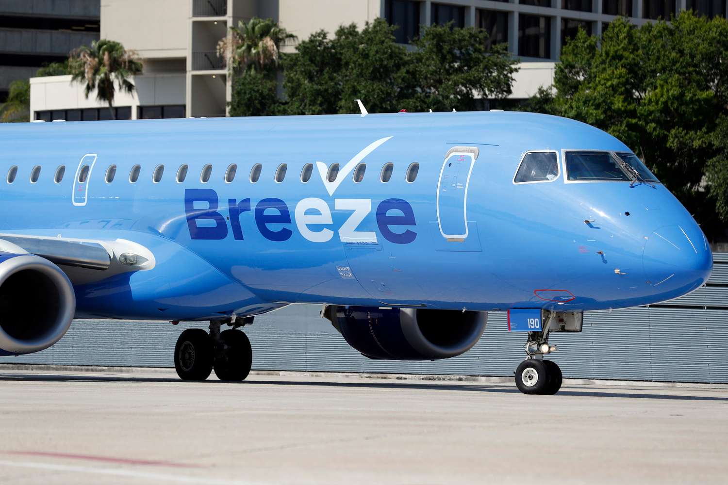Featured image for Breeze Airways Expands with 11 New Routes and $39 Flight Sale