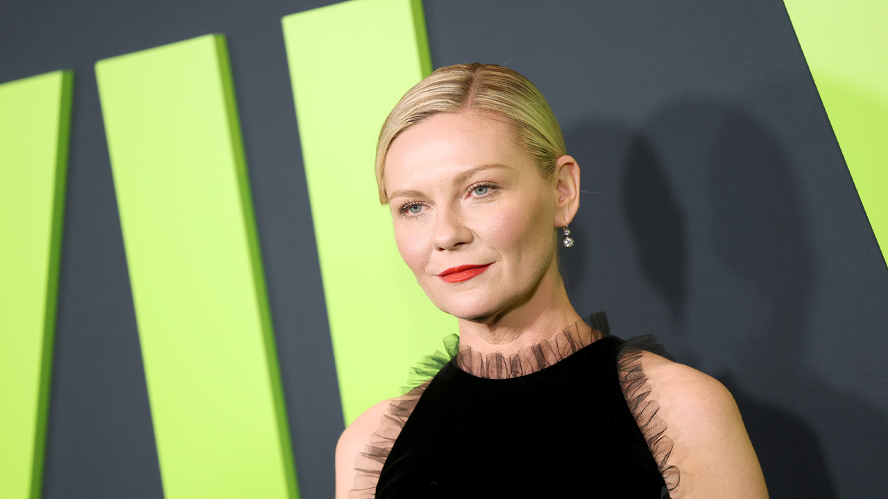 "Kirsten Dunst Reflects on America's Ongoing 'Civil War' Dilemma"