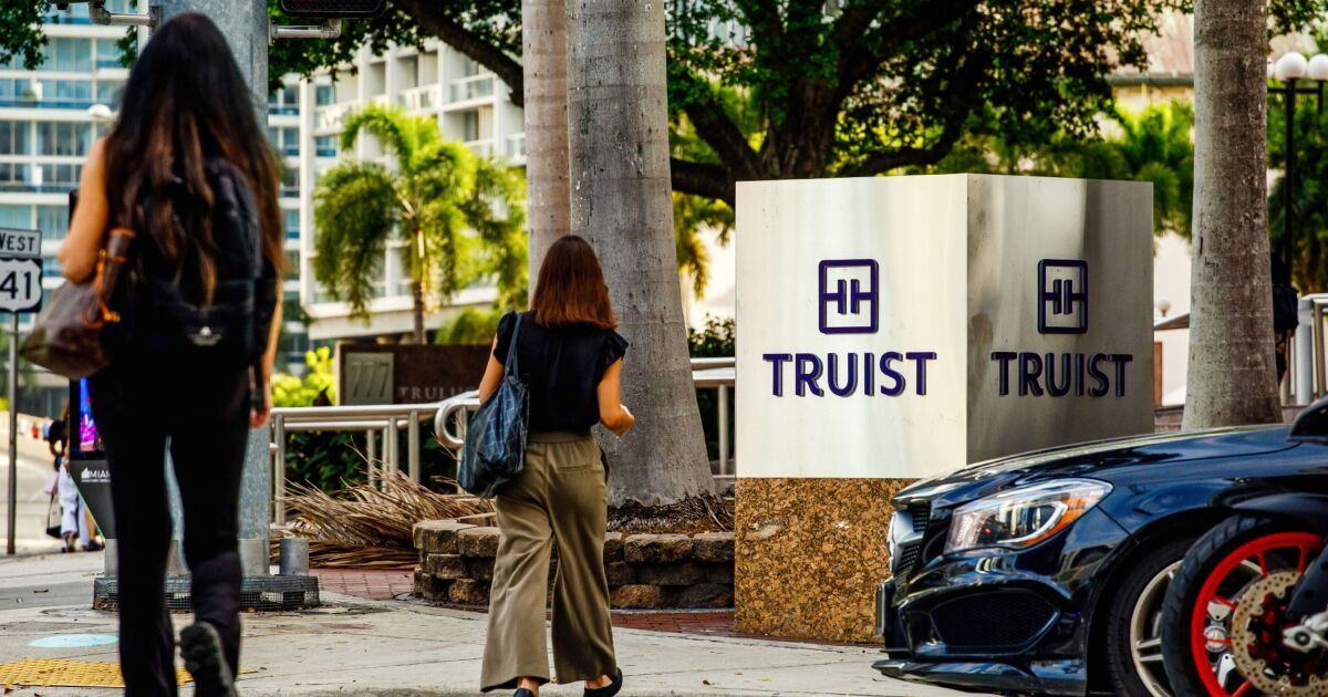 Featured image for Truist Faces Growing Pressure to Reset Strategy Amidst 6.3% Yielding Preferred Shares Option