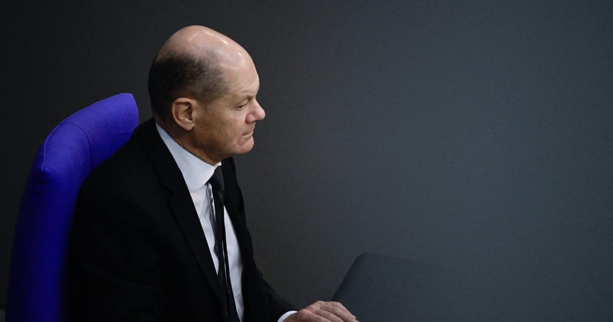 Germany Faces Political Uncertainty as Scholz Considers Early Election