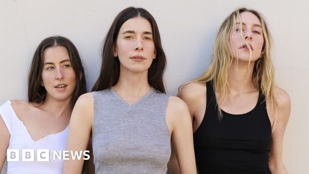 Featured image for Danielle Haim Celebrates Her Guitar Influences and Grammy Nomination