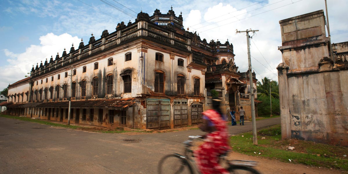 Featured image for Exploring India's Abandoned Tycoon Mansions in Photos.