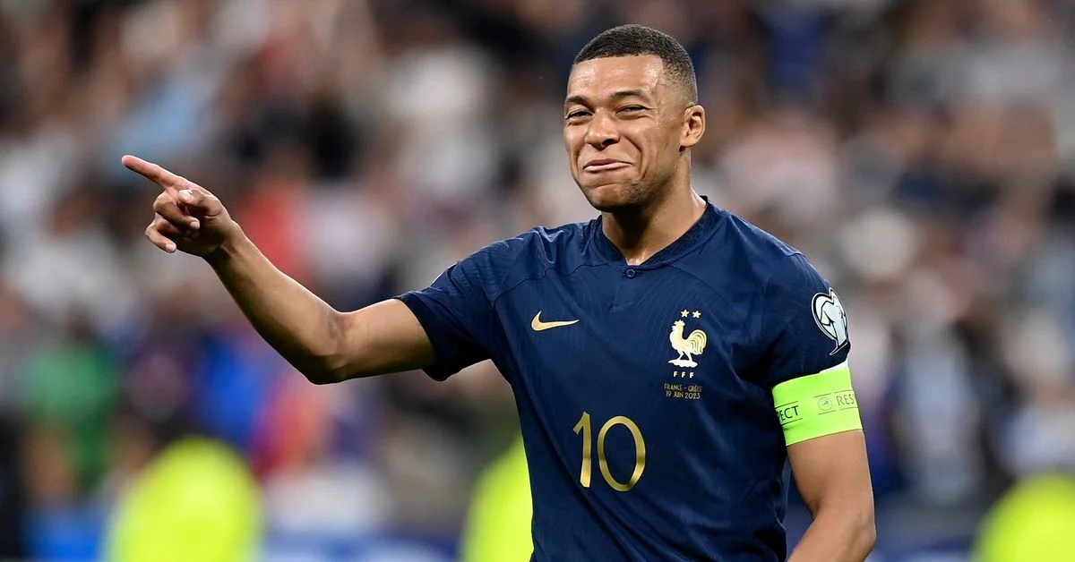 PSG's Ultimatum to Mbappe: Sign New Deal or Depart