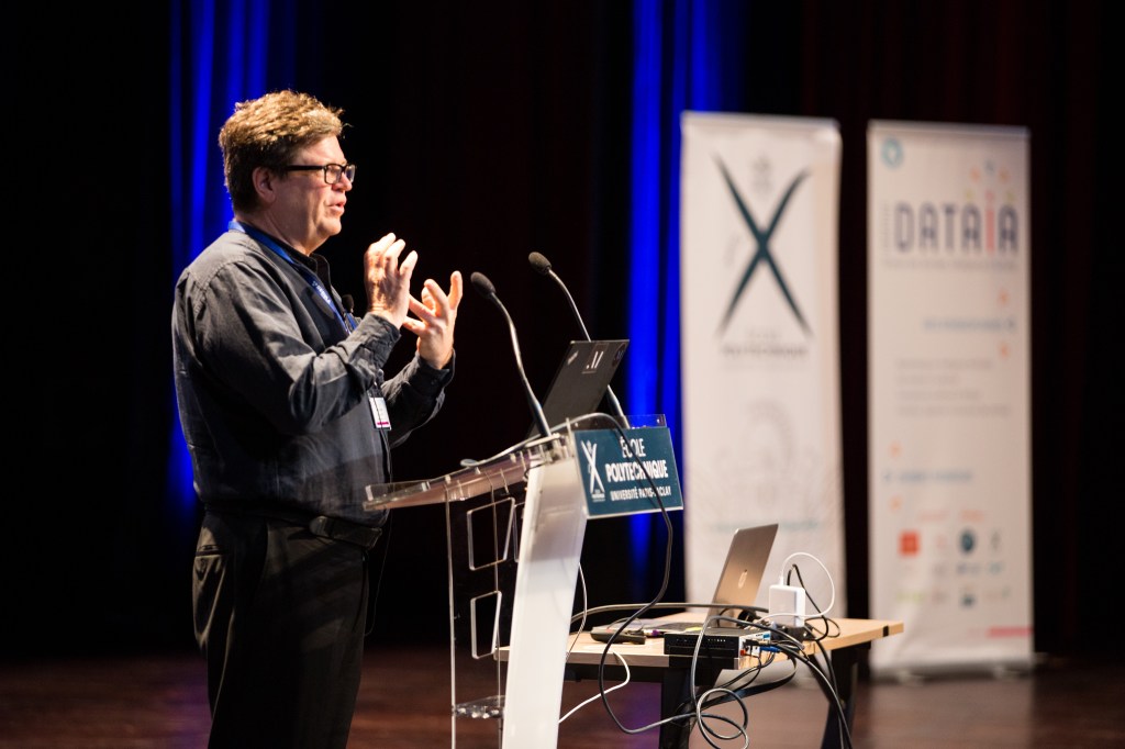 Meta's AI Chief LeCun: LLMs Won't Achieve Human-Level Intelligence